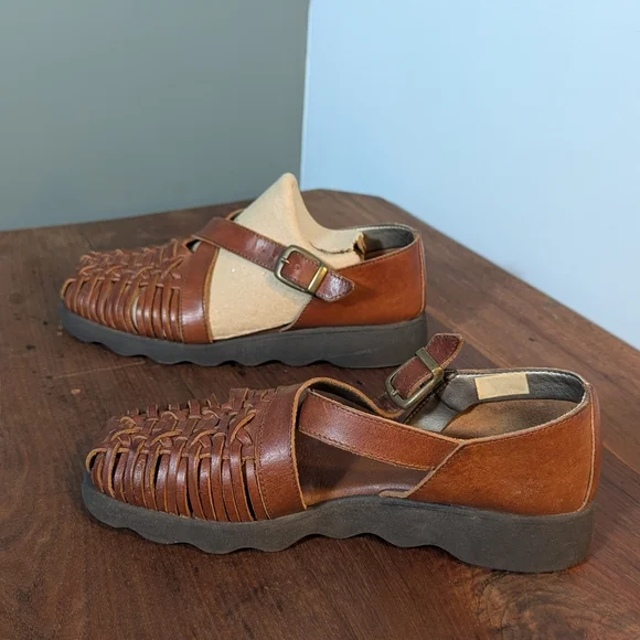 Aerosoles Strappy Caged Huarache Buckle Jesus Sandals Woman's 7B Vintage 90s y2k - Picture 8 of 13